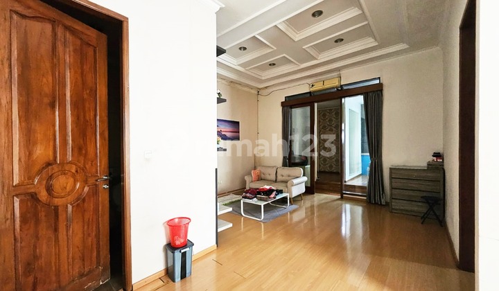 Luxurious 2-Story House, Strategic Location Near Toll Road 2