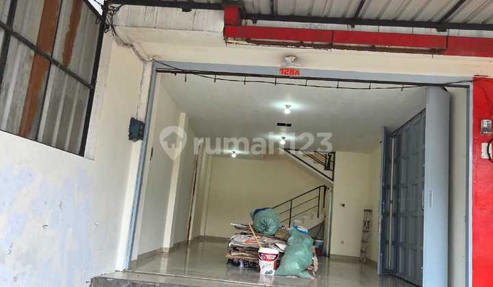 Ruko 3 Lantai Siap Pakai Lokasi Strategis