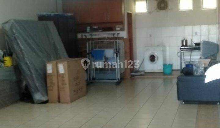 Rumah Bagus 3 Lantai Setraduta Siap Huni  2