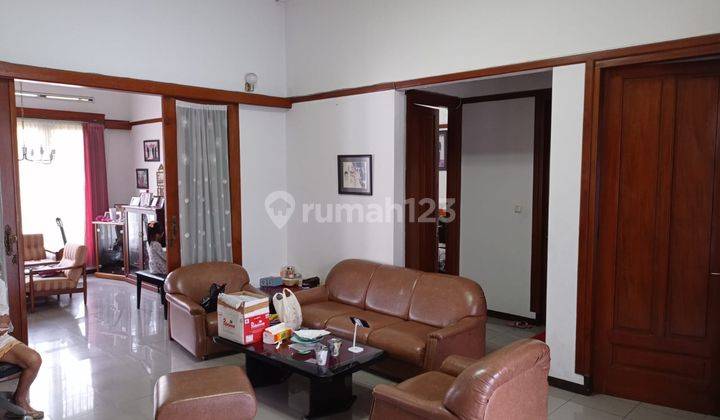 Jual Rumah Lokasi Stratgeis di Jalan Putri, Gatsu Bandung 1