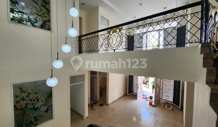Sewa Rumah Lux Siap Huni Singgasana Pradana, Bandung Sewa Rumah Lux Siap Huni Singgasana Pradana, Bandung