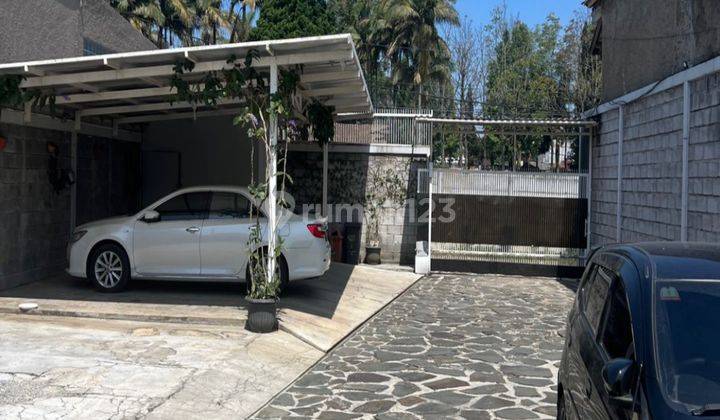 Dijual Rumah Model Villa Dekat Kota Lembang 2