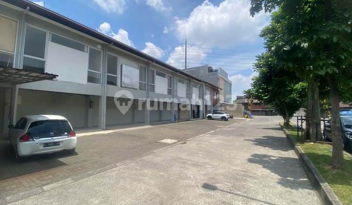 For Rent 2-Story Shop House in Holis Regency, Only 1 Unit Left For Rent 2-Story Shop House in Holis Regency, Only 1 Unit Left