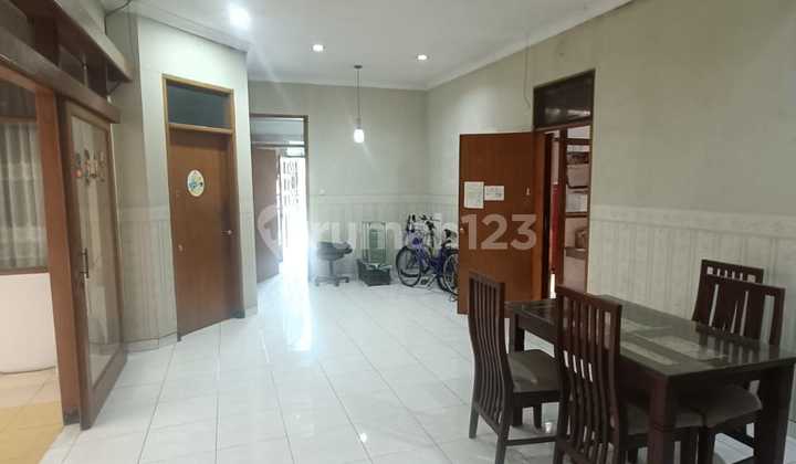 For Sale, Ready-to-Occupy House In Singgasana