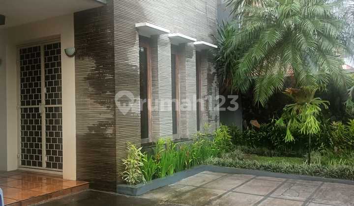 Rumah 2 Lantai Strategis Komplek Batununggal Indah