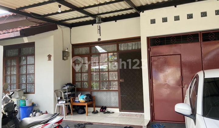 Dijual Rumah Luas di Taman Kopo Indah 2
