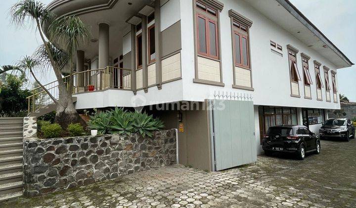 Rumah Villa Lembang Dekat Peribadatan Karmel  1