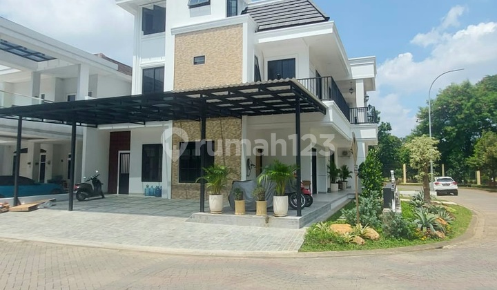 Luxury House Hook The Golf Residence Modernland 2