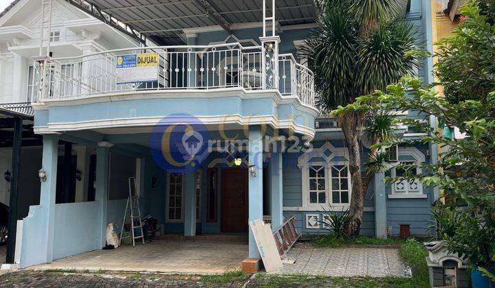 Rumah 2 Lantai Full Renovasi Dengan Dak Balkon 2