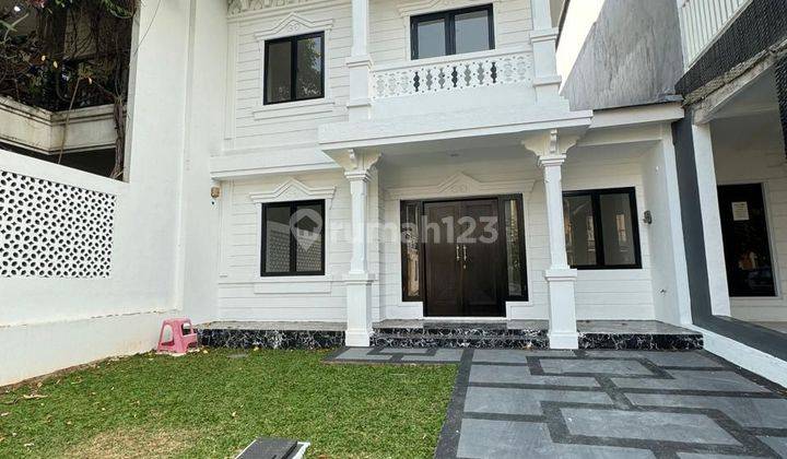 Rumah rapih 2 lantai siap huni dekat dengan mall 2