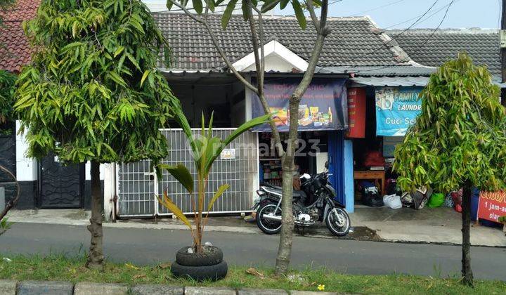 Rumah Dengan 2 Kios Di Boulevard Perumahan 1