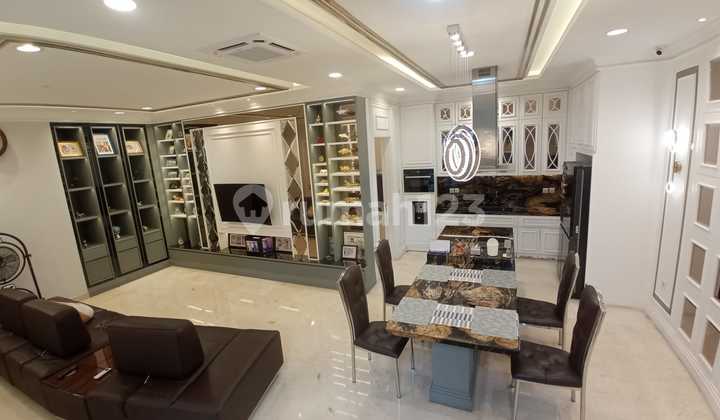 Dijual Rumah di Golf Island 10X15m² 4+1Br