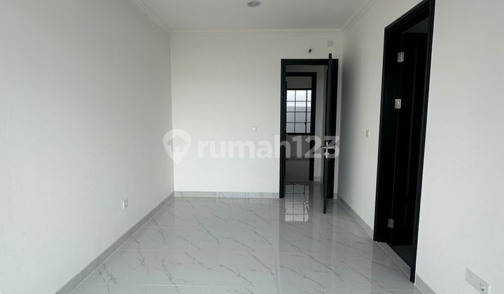 Disewakan Rumah di Cluster Bukit Nirmala Pik 2 6X15m² 3+1Br 2