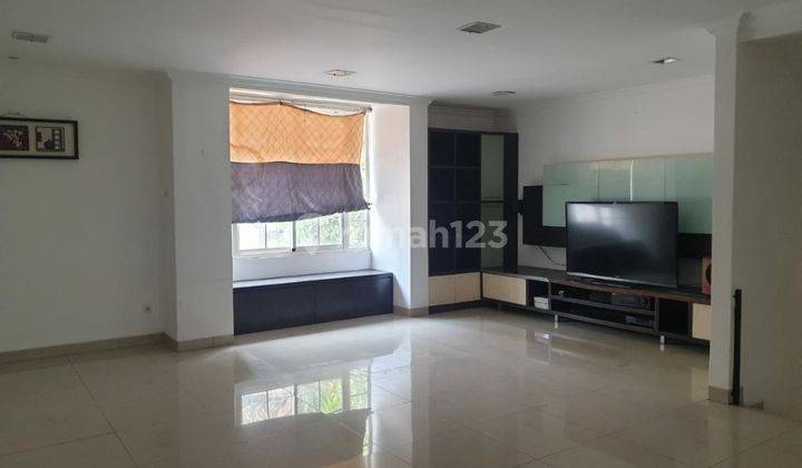 Disewakan Rumah di Bgm Pik 2 Lantai 3+1br Lt 10x18 1