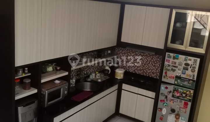 Dijual Rumah di Jl. Anggrek Garuda Slipi 9X15m² 4Br 2 Lantai 2