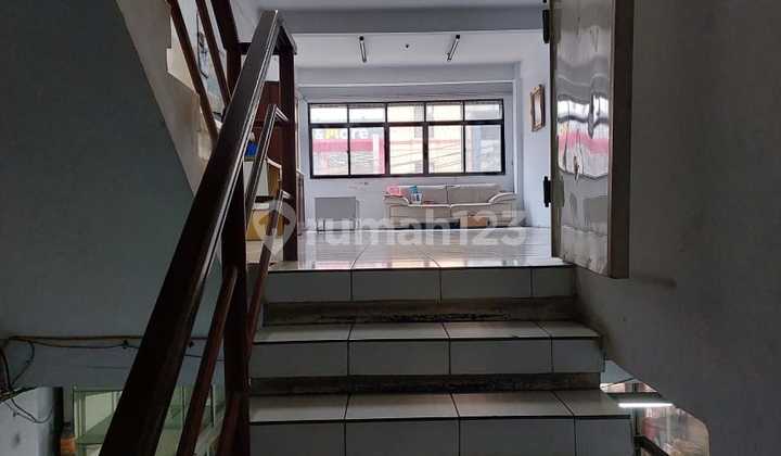 For Rent: Shop House in Teluk Gong Raya, 4x15m², 3.5 Floors 2
