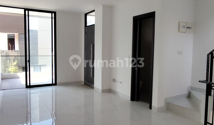 DIJUAL RUMAH DI GOLF ISLAND PIK 5x15m² 3+1BR 3 LANTAI 