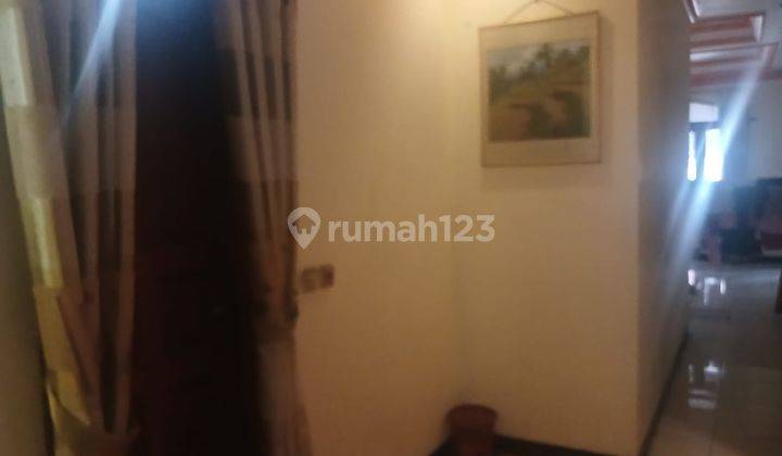 Dijual Rumah di Bintaro Sektor 1 SHM 220m² 5 BR 2