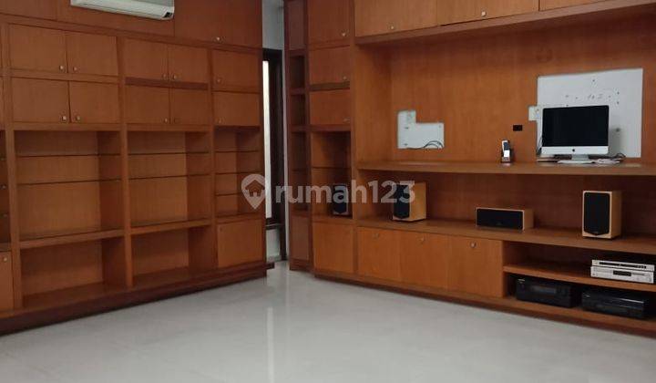 Disewakan Rumah di Komplek Bppt Jakarta Barat 197m 3+1 BR 3 Lantai 1