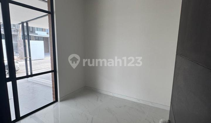 DISEWAKAN RUMAH PIK 2 6x15m² 3+1BR 2 LANTAI 2
