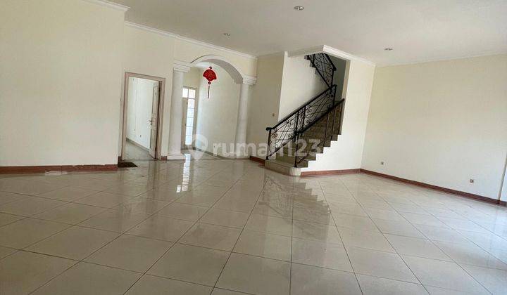 Disewakan Rumah Bgm Pik Jakarta Utara 12x23m 4+1 BR 2,5 Lantai 1