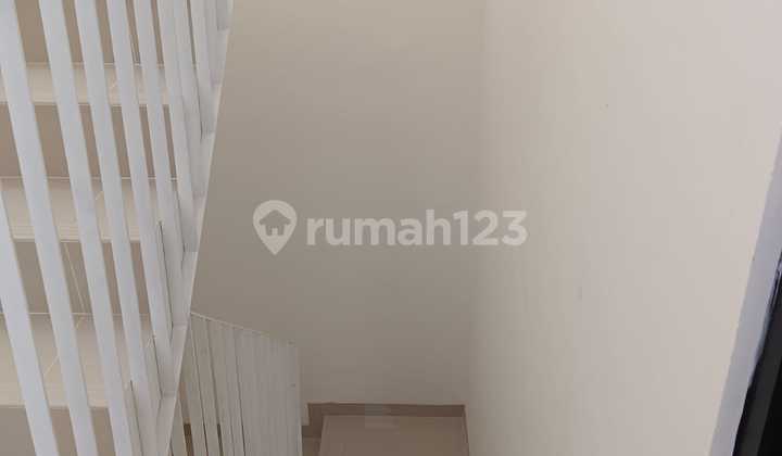 Dijual Rumah Baru Metland Puri SHM 9X15m² 3+1Br2,5 Lantai 2