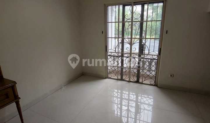 Disewakan Rumah di Mediterania Boulevard 263M² 4+1Br 2