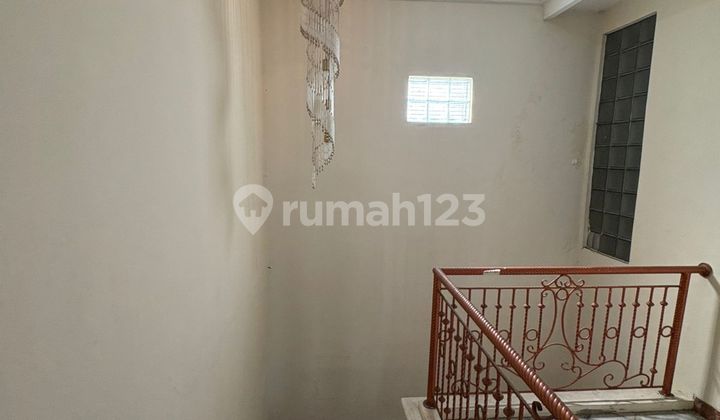 Dijual Rumah di Kembangan Baru SHM 6X16m² 2 Lantai 2