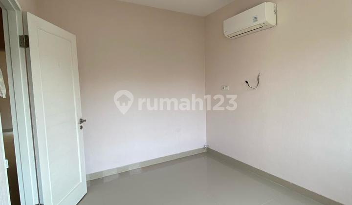 Dijual Murah Rumah Town Haouse Emerald 8X14m² 4+1Br 3 Lantai