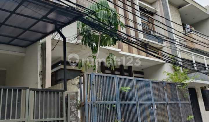 DIJUAL RUMAH DI GREENVILLE SHM 8x18m² 3BR  