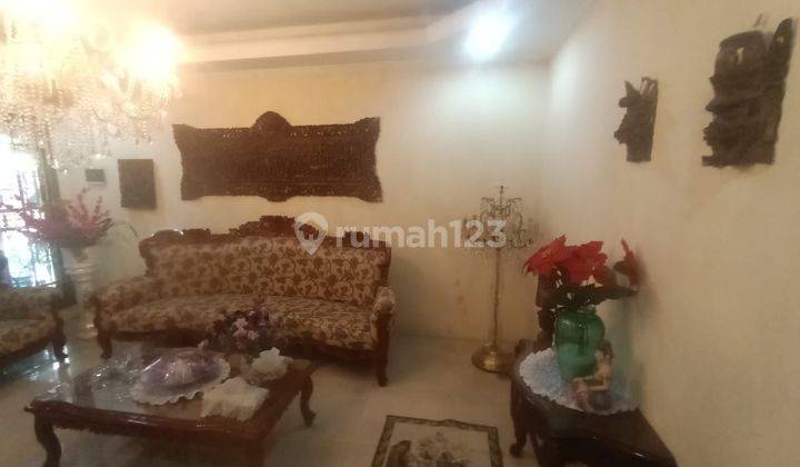 Dijual Rumah Jelambar Hook 15x14m 5BR Semi Furnished 2