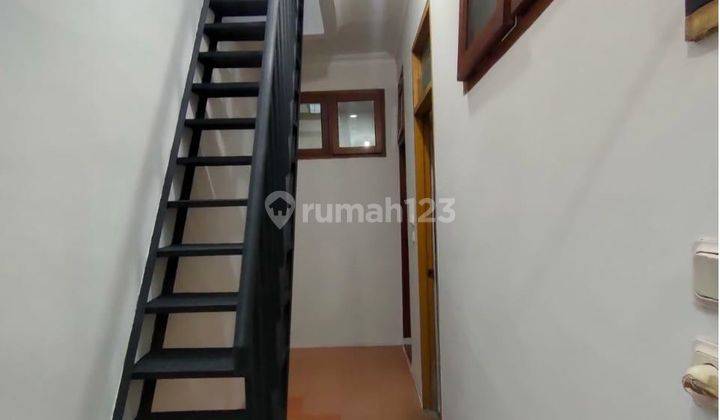 Dijual Rumah di Pesanggrahan Jakarta Selatan SHM 176m² 4+1BR 2