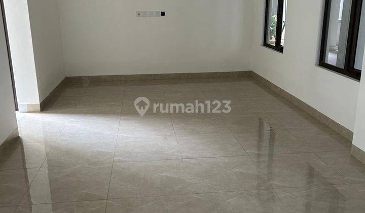 Disewakan Rumah di Lavon Daisan Tanggerang 7x11m 3+1BR 2