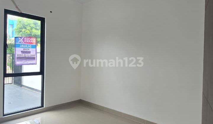 Dijual Rumah di Meruya Selatan 5X25m² 3+1Br