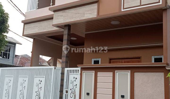 Dijual Rumah di Simprug Poris Tangerang SHM 8,6x10m² 3BR 2Lantai 1