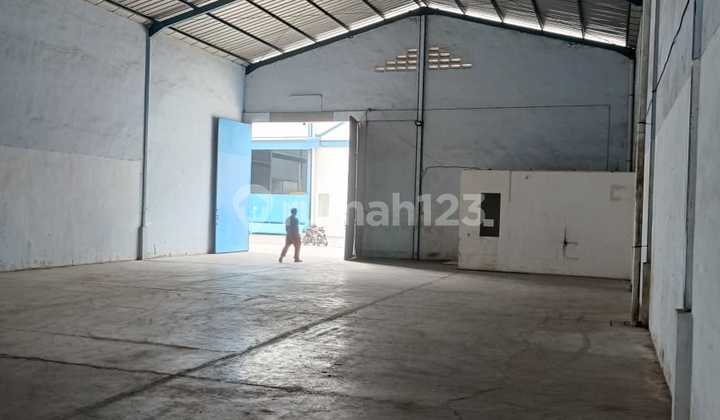 Disewakan Gudang di Jl Husein Sastranegara Jurumudi 14X27m²