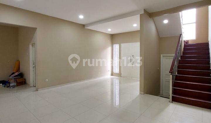 Disewakan Rumah Cluster Kano 9X26m² 4+1Br Semi Furnished 2