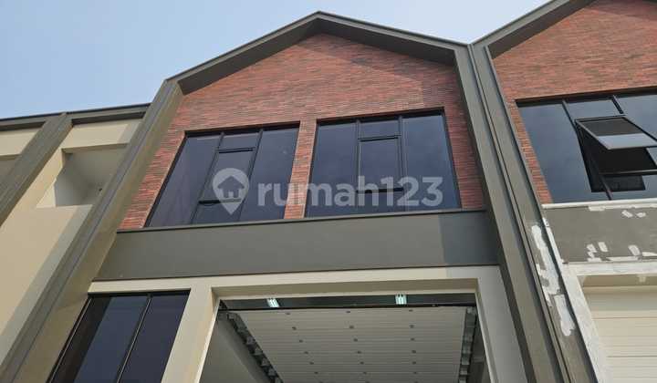 Disewakan Gudang Bizpark Pik 2 9X30m² 2 Lantai Disewakan Gudang Bizpark Pik 2 9X30m² 2 Lantai