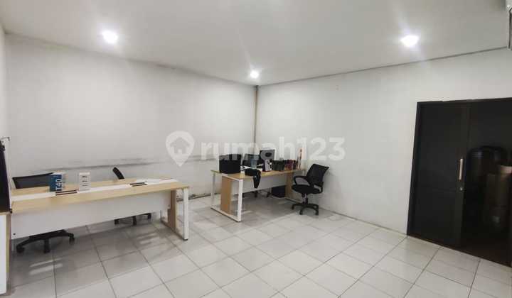 Disewakan Gudang Strategis di Cipondoh 20X40m²