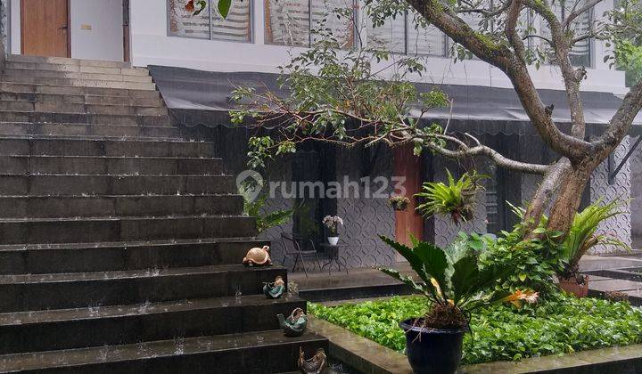 Rumah Lapangan Golf Diselatan Jakarta Dekat Keluar Tol 2