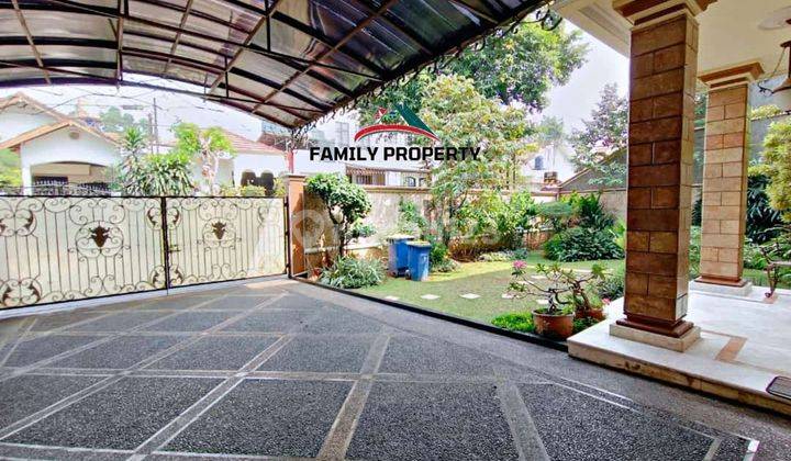 Classic House, dengan kolam renang  di Veteran, Jakarta Selayab 2