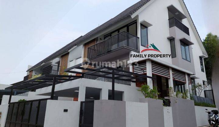 Rumah Modern, Semi Furnished 3 lantai, selangkah ke Petukangan  2