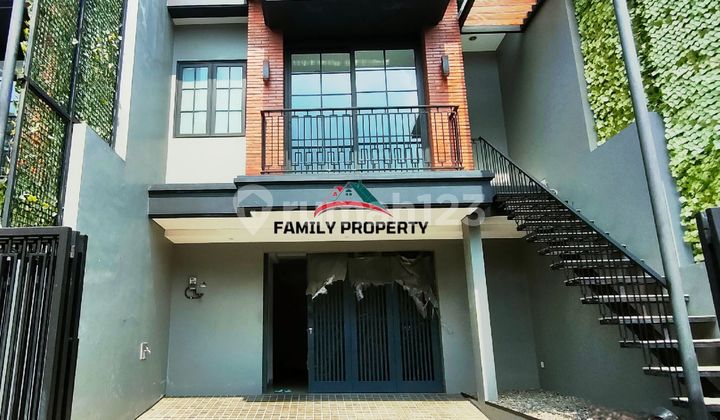 Rumah semi Townhouse 3 lantai siap huni di Cilandak,