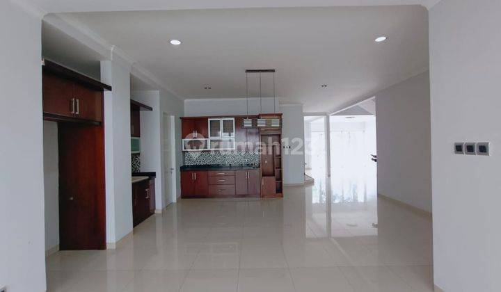 Turun Harga!!.rumah Siap Huni Dalam Komplek Di Selatan Jakarta  2