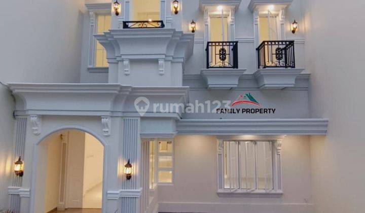 Brand New, Luxury Classic House Dalam Komplek, Di Joglo 1