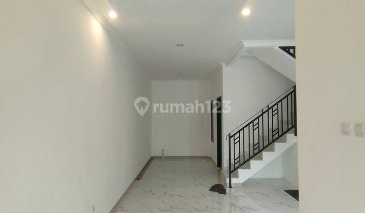 Brand New Rumah Dengan Design Classic 15 Menit Mrt Lebak Bulus 2