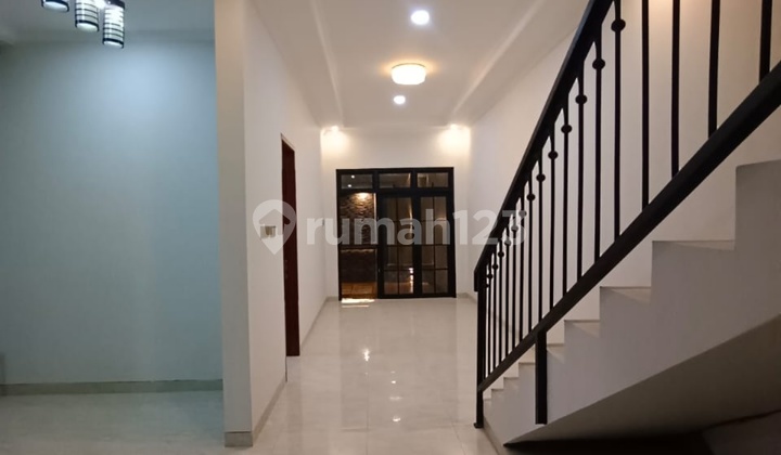 Rumah Siap Huni Dalam Komplek Hanya 5 Menit Ke Tol Joglo 2