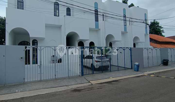 Hunian dengan Konsep Mezanine di Larangan, Dekat Joglo