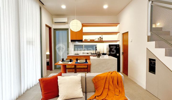 Ready-to-Occupy House Just 10 Minutes to MRT 2