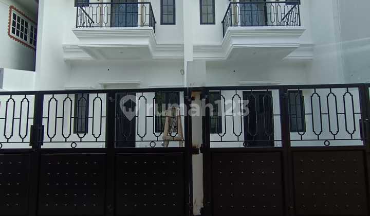 New House Ready to Live In, Flood-Free in Ciledug, Tangerang 1